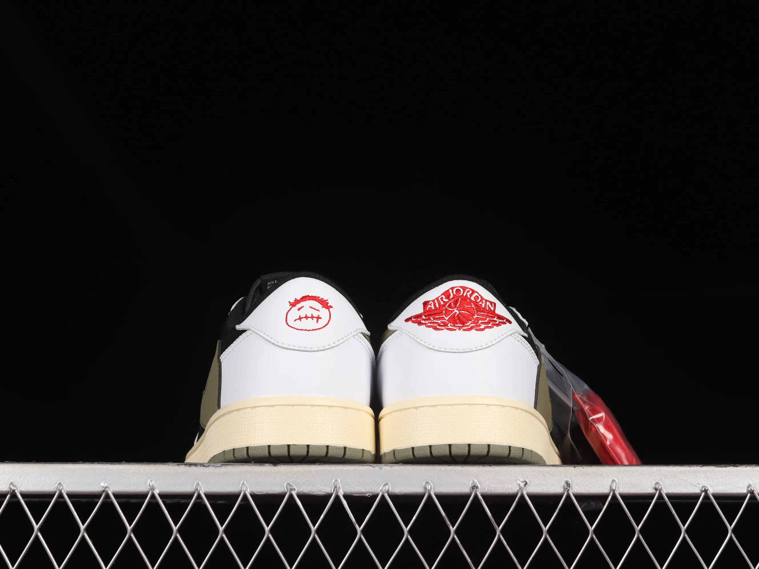 All Categories Air Jordan Jordan Series Basketball Shoes Air Jordan 1 Low Travis Scott x Air Jordan 1 Low OG AJ1 Joe 1 Reverse Overhead Joint Style Casual Sports Basketball Shoes DZ4317-106